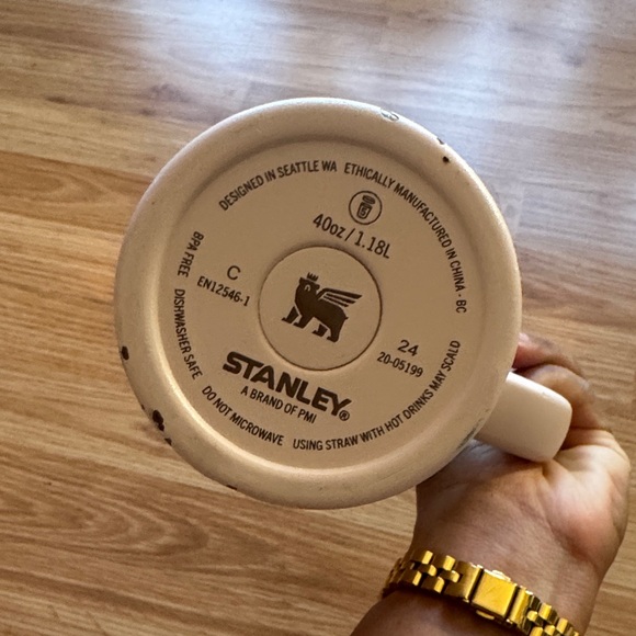 40 oz. Stanley Flip Top (soft pink) ✨ - Picture 10 of 12